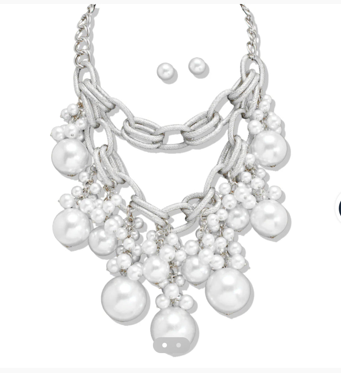 BOLD Pearl Necklace